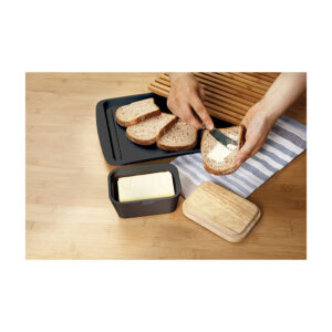 Black butter dish